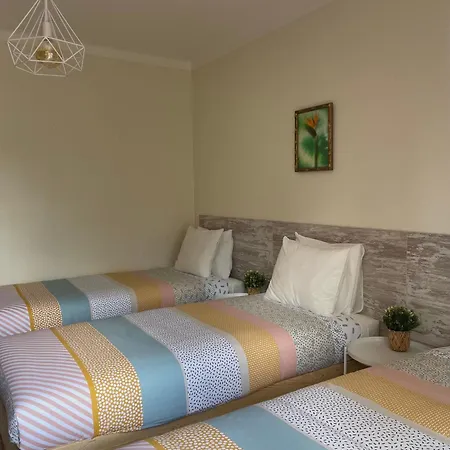 Quinta Palmeiras - Casa No Campo Com Piscina 招待所 3*