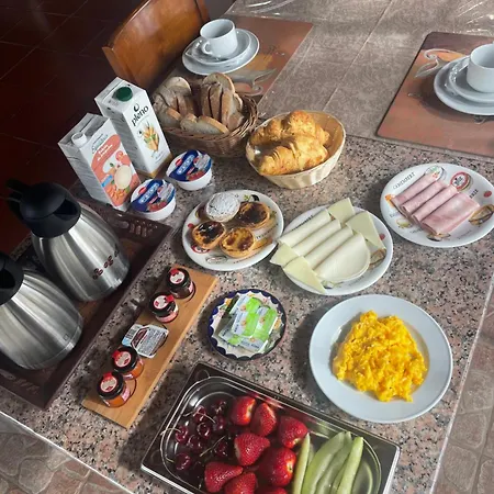 Quinta Palmeiras - Casa No Campo Com Piscina Pensión