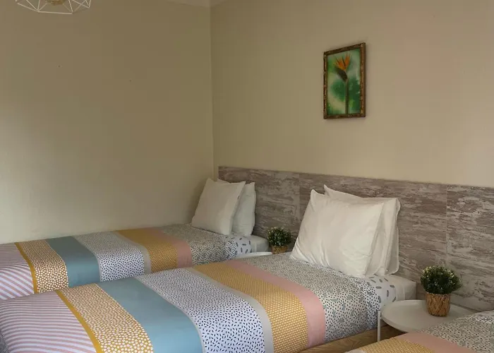 Quinta Palmeiras - Casa No Campo Com Piscina بيت ضيافة 3*